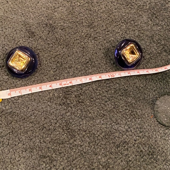 Givenchy Earrings - Picture 3 of 3